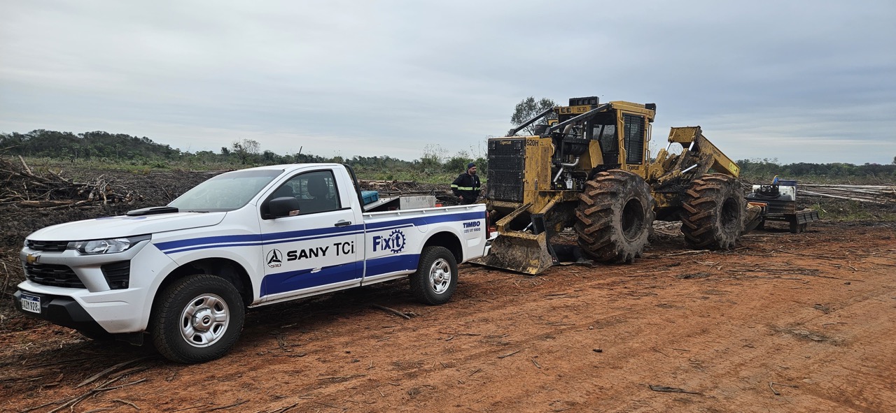 EFISA incorpora la primera Tigercat al mercado forestal paraguayo (12)