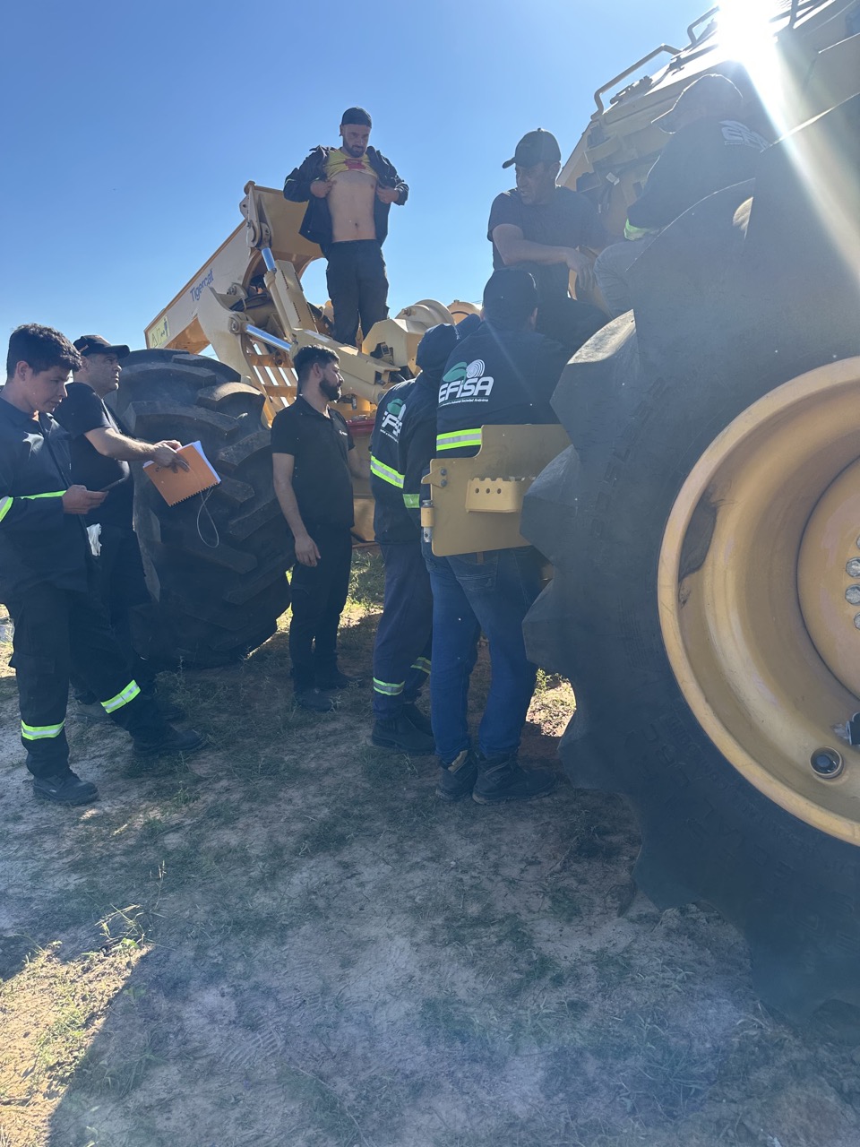 EFISA incorpora la primera Tigercat al mercado forestal paraguayo (21)
