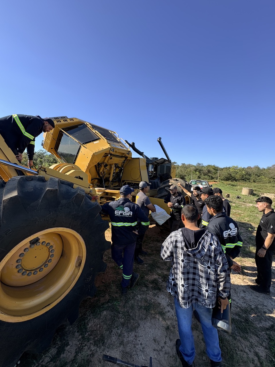EFISA incorpora la primera Tigercat al mercado forestal paraguayo (4)