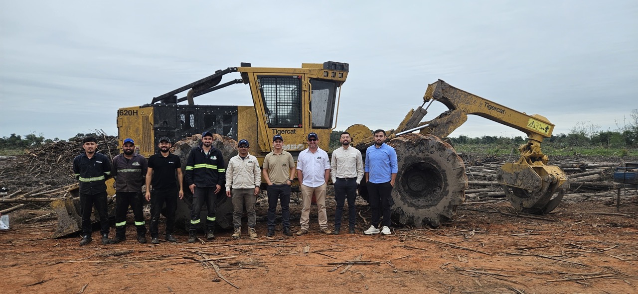 EFISA incorpora la primera Tigercat al mercado forestal paraguayo (7)