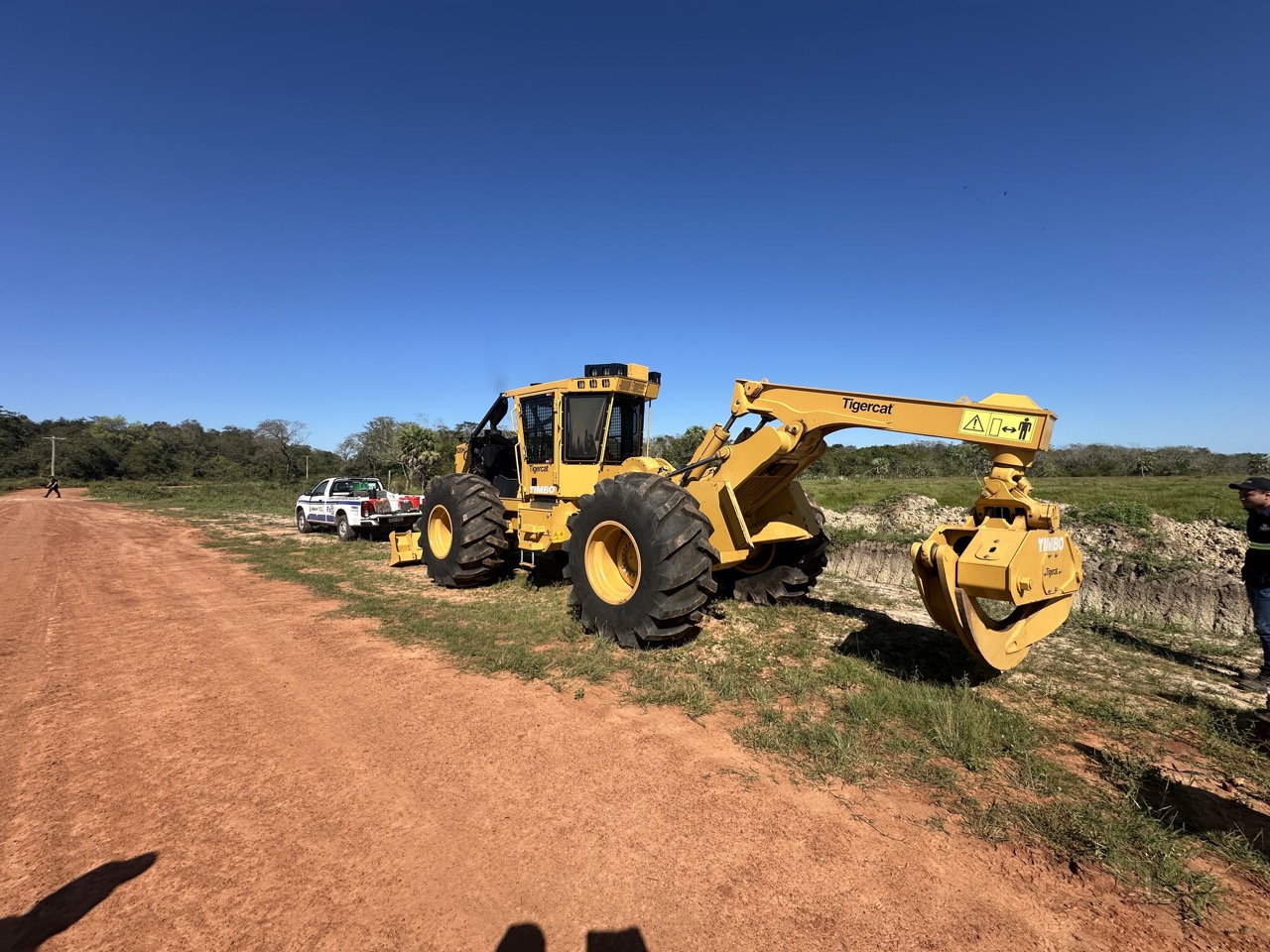EFISA incorpora la primera Tigercat al mercado forestal paraguayo (8)
